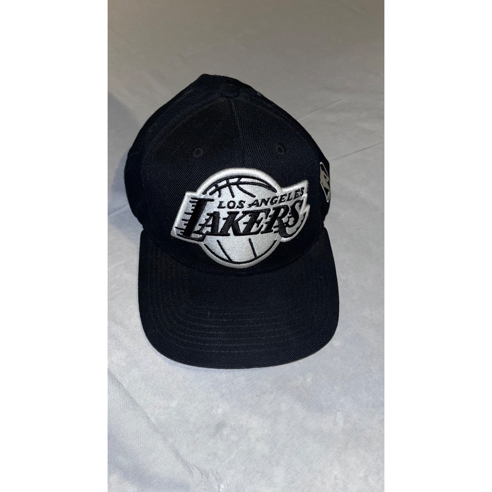 Mitchell & Ness LA Lakers Snapback Hat Black White NBA Basketball Streetwear